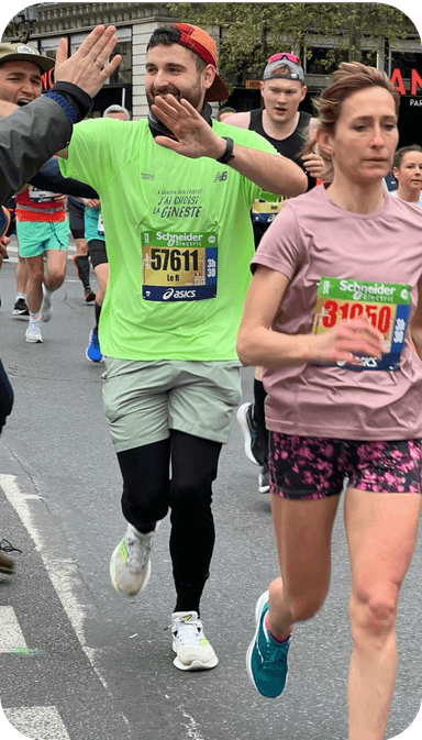 Picture of Romain Cochonnat running on a marathon